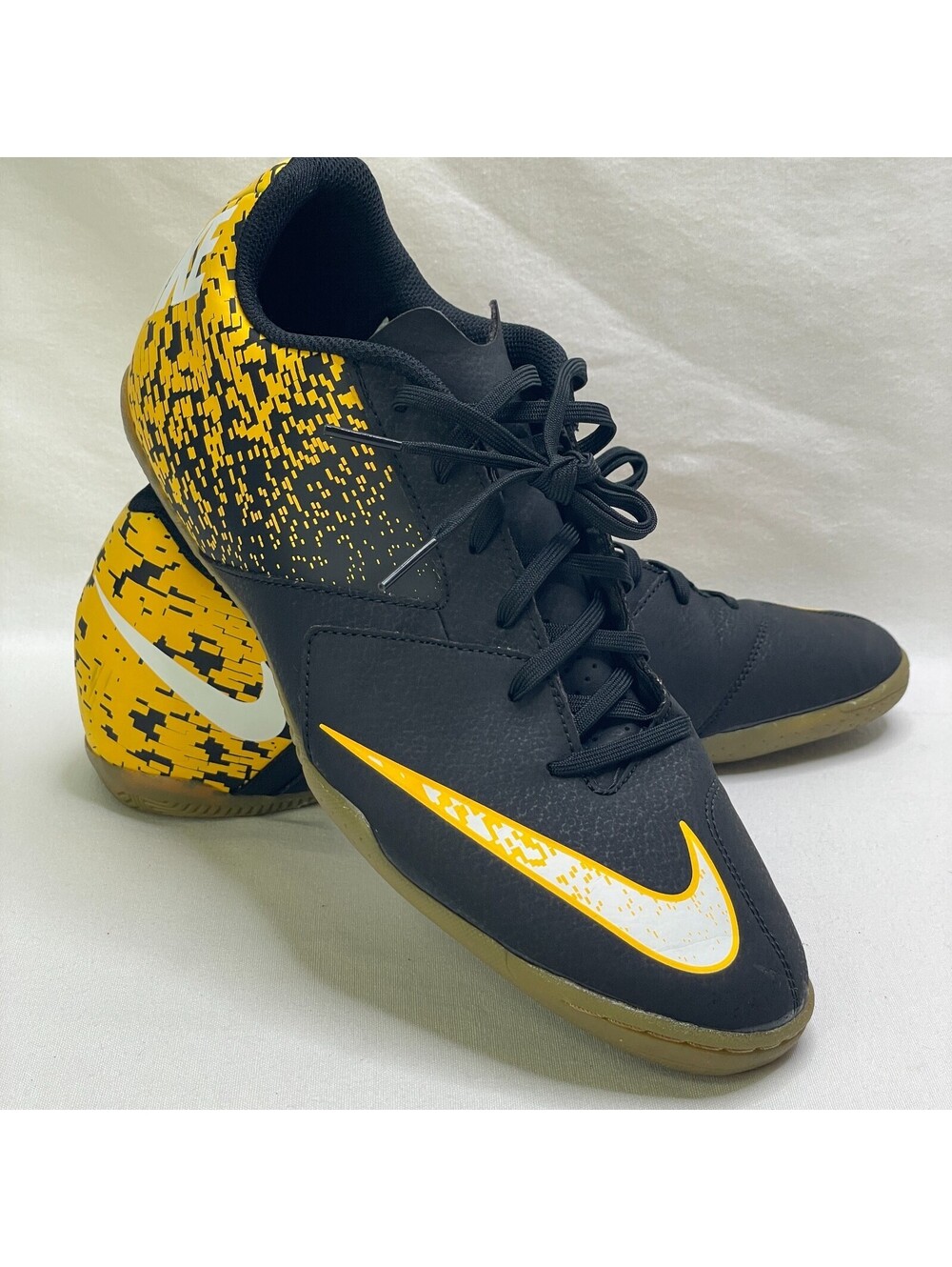 Nike Mens Indoor Soccer Shoes Size 11.5 Black Yellow Gum Sole Futsal Sneakers